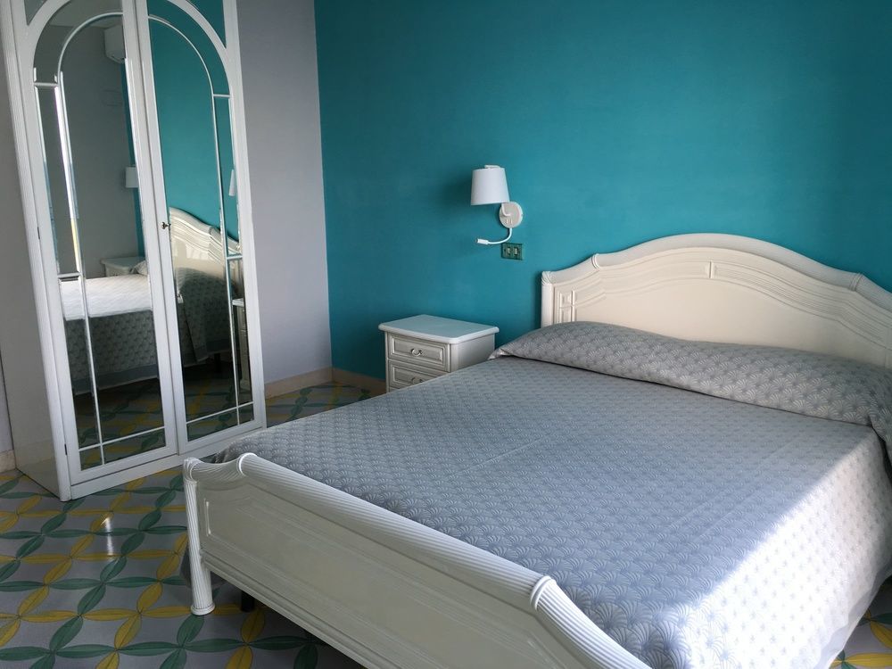 Amalfi Apartments Design Centro Storico Zewnętrze zdjęcie